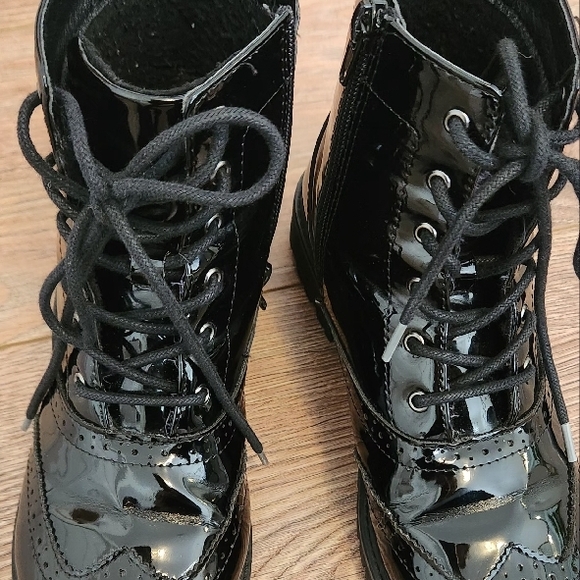 Black Patent Leather Lace-Up Boots - Picture 9 of 9